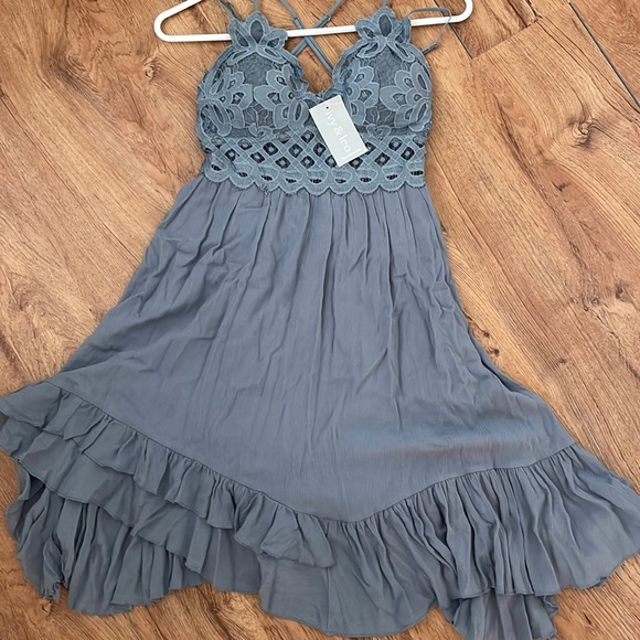 Never worn- size Medium Ivy&Leo summer dress - Picture 1 of 1